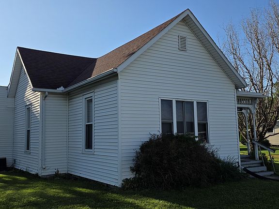 2nd image of 449 N Main St