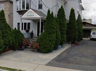 162 Park Pl E, Wood Ridge, NJ 07075