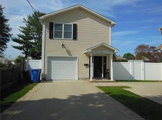 43 Sherwood St, Cranston, RI 02920