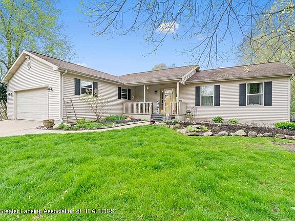 3rd image of 1173 Russell Lea Dr