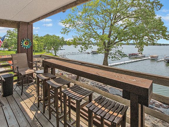 2nd image of 8127 Lake Shore Dr APT 4