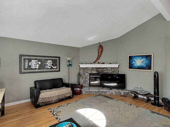 5th image of 3851 Gillespie Ave