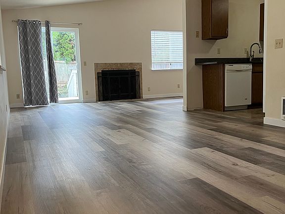 2nd image of 5928 Seahurst Ave #B