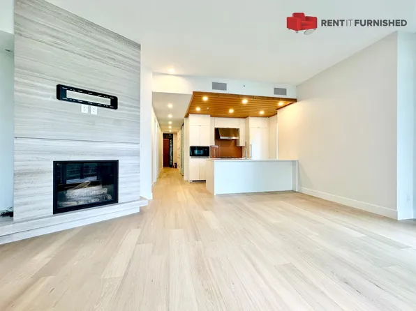 6699 Nelson Ave #601, West Vancouver, BC V7W 2B2