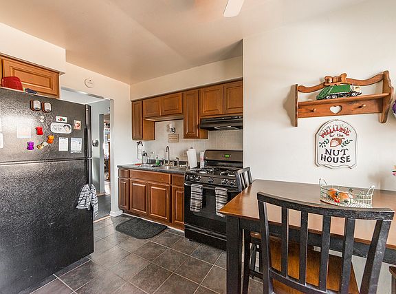 5th image of 7509 Country Ln