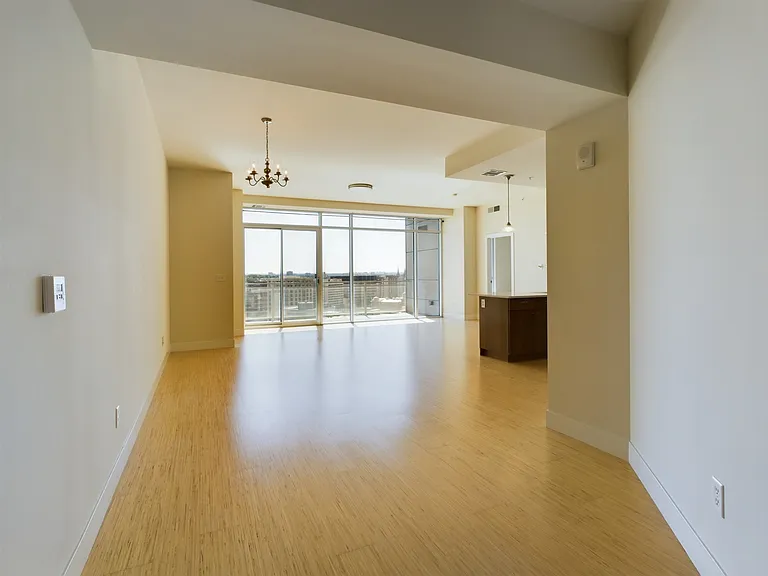 2001 Lincoln St #1823 — Photo 7