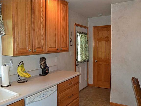 5th image of 804 Brookwood Dr