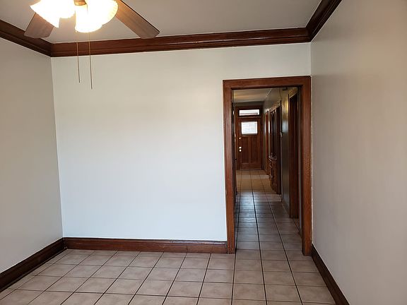 4th image of 4520 S Richmond St #2