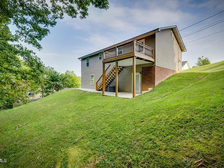 1125 Faye St — Photo 34