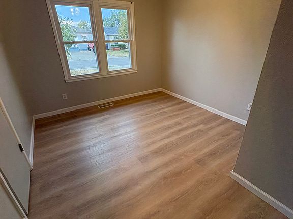 5th image of 2909 SW 49th St