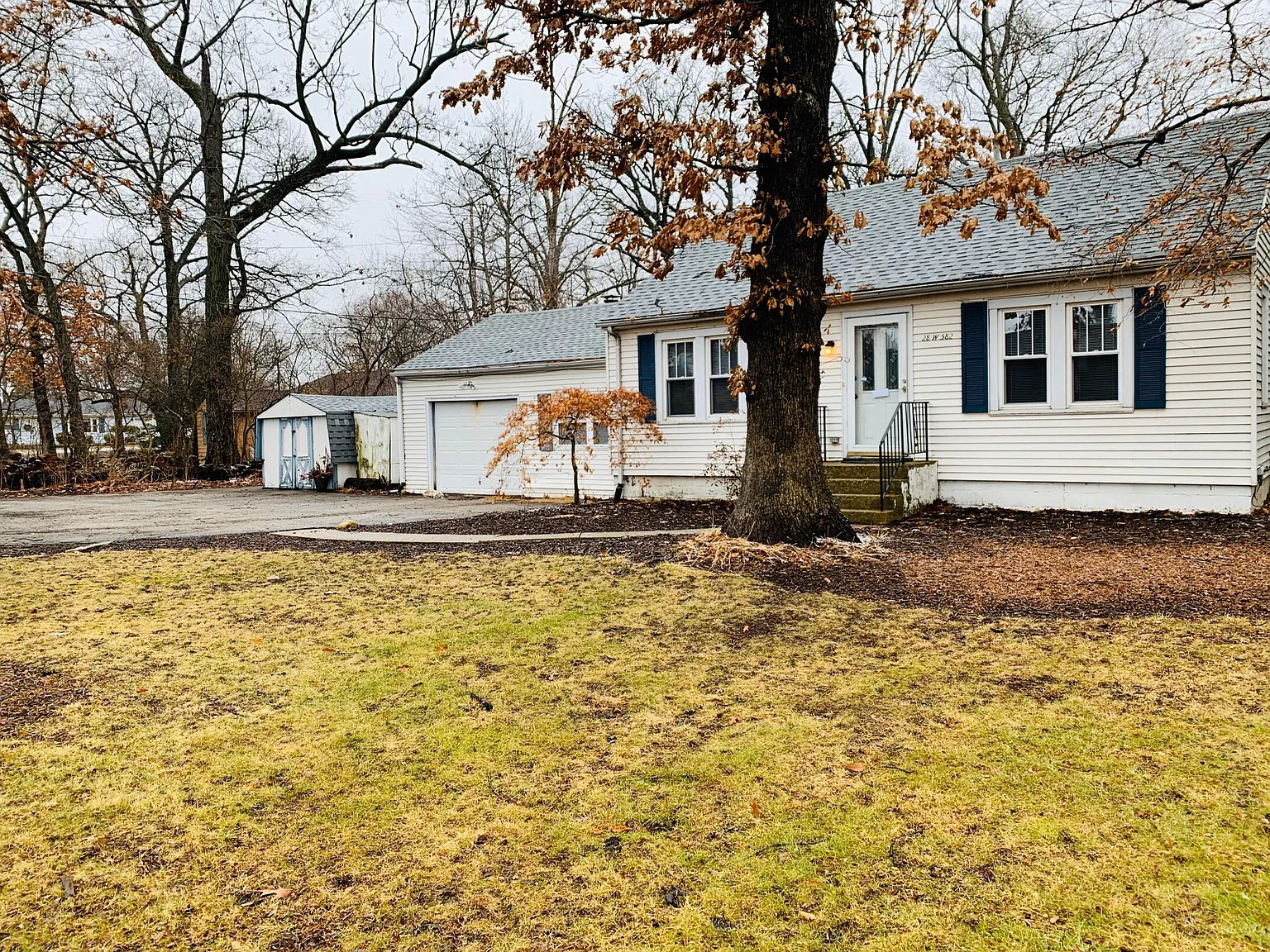 28W582 Ferry Rd photo 1