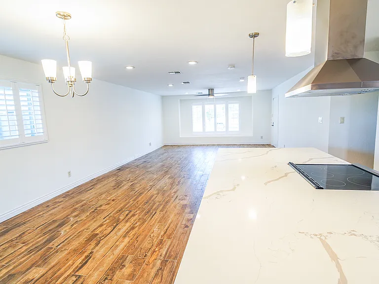 8608 E Highland Ave — Photo 8