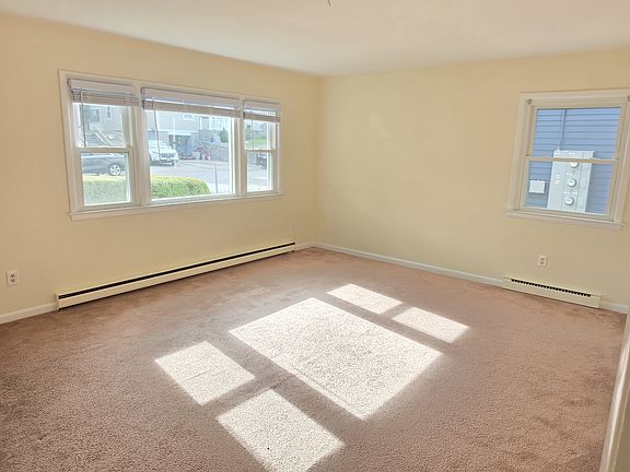 2nd image of 104 Highview Ave #B