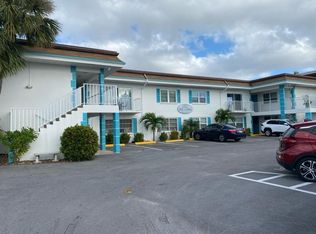 11655 3rd St E APT 4, Treasure Island, FL 33706