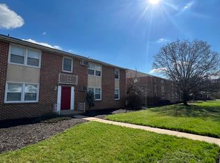 2051 N Susquehanna Trl APT B, York, PA 17404