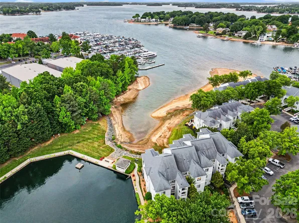 18726 Nautical Dr APT 104, Cornelius, NC 28031
