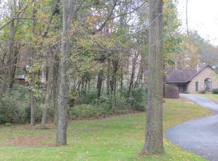 1604 Gish Rd, Manheim, PA 17545