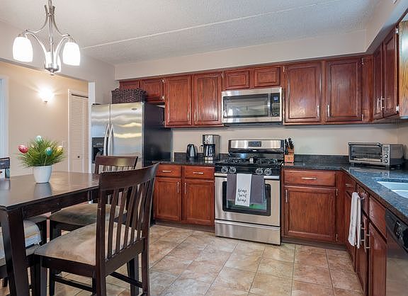 2nd image of 6040 W Eastwood Ave APT 202