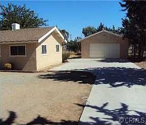 3rd image of 7593 Oakwood Ave