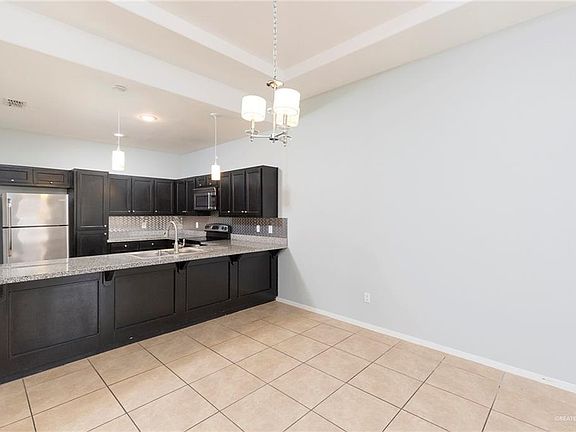 5th image of 3051 Scotland Dr #A