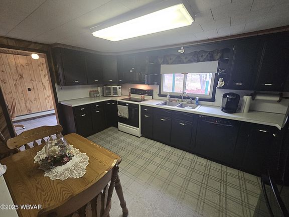 4th image of 265 Vilas Dr