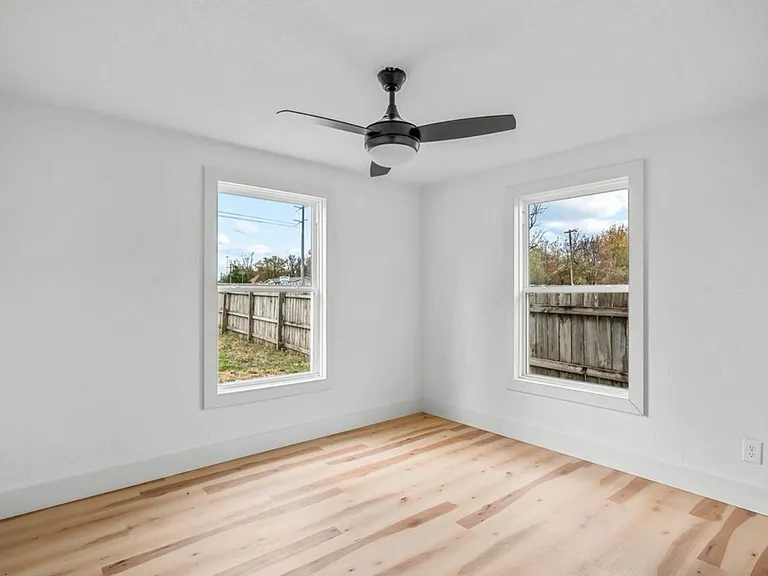 1536 W Atlantic St — Photo 7