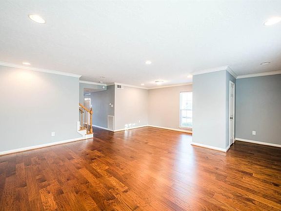 4th image of 402 Bendwood Dr