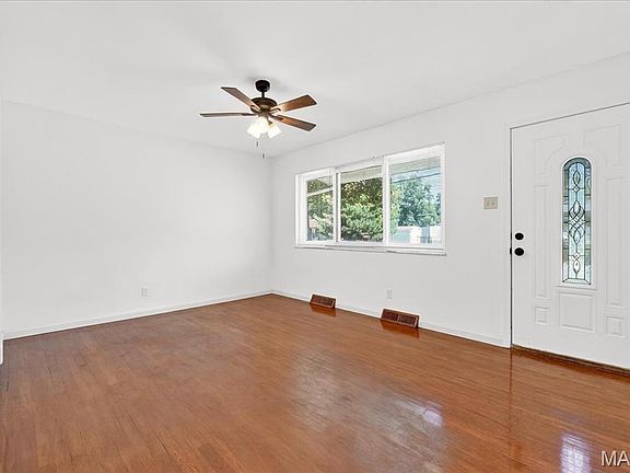 4th image of 1025 Boone St