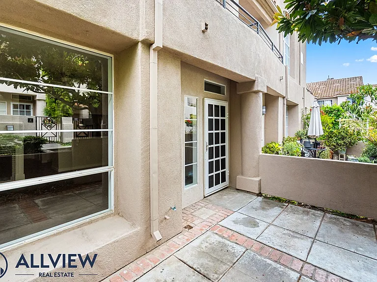 33 Silverwind — Photo 24