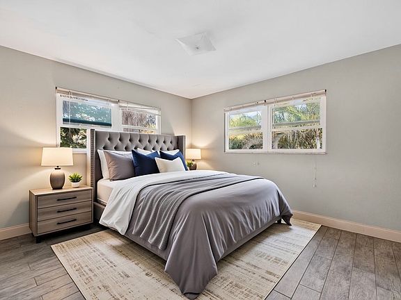 2nd image of 535 12th Ave NE APT 3