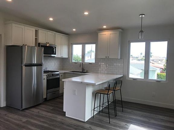 5th image of 12928 Maxella Ave