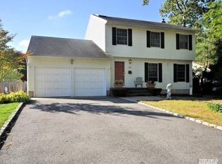 20 Fischer Ave, Islip Terrace, NY 11752