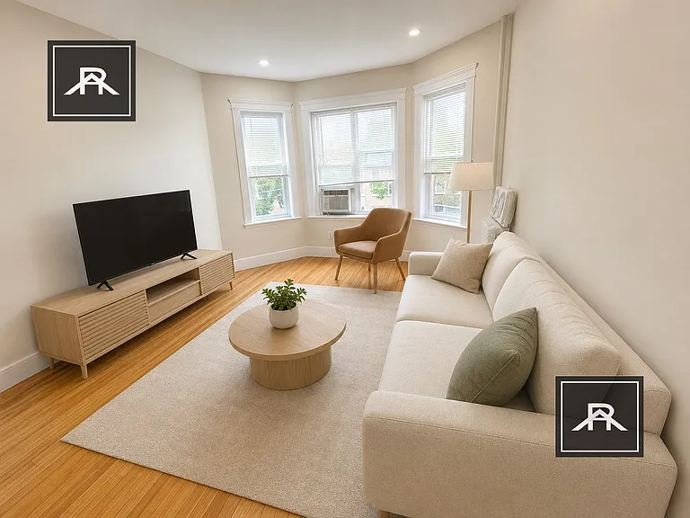 215 Harvard Ave #7 — Photo 4