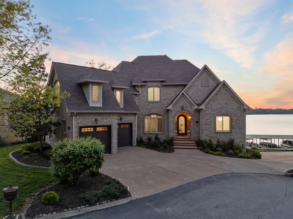 716 Lakeshore Point