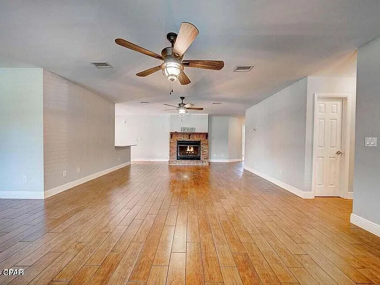 350 Greenwood Cir — Photo 8