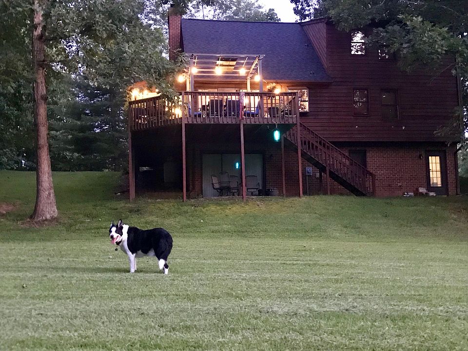 2nd image of 413 Cambridge Dr
