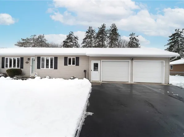 110 Colonial Dr, North Syracuse, NY 13212