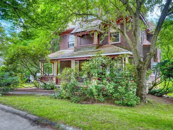 2 Park Ave, Wakefield, MA 01880