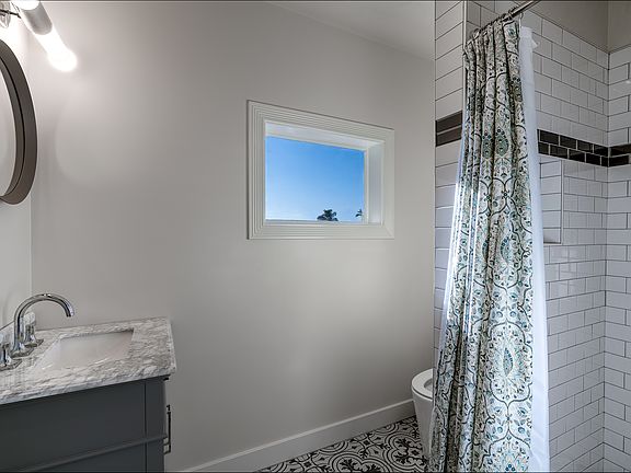 3rd image of 2588 Broadway Unit 1