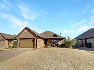 11125 NW 8th St, Yukon, OK 73099