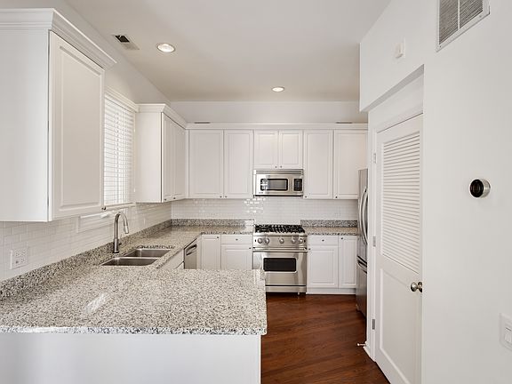 5th image of 1149 W Armitage Ave APT A