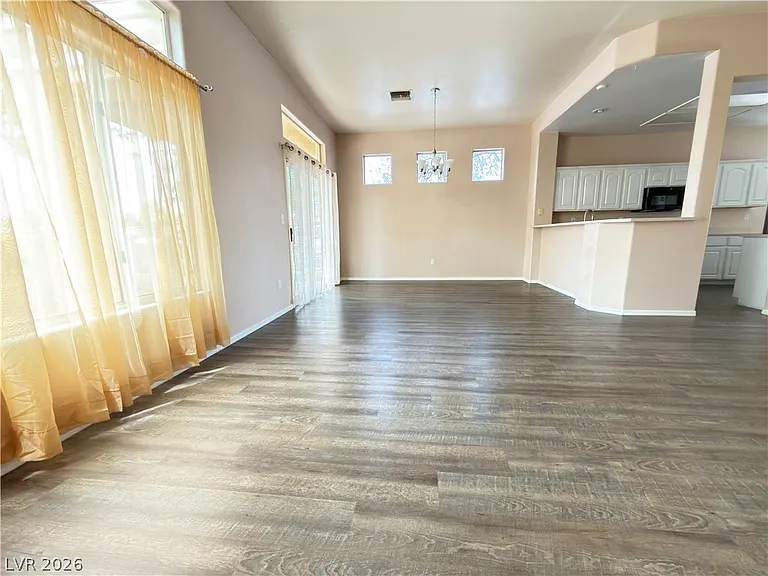10433 Snyder Ave — Photo 9