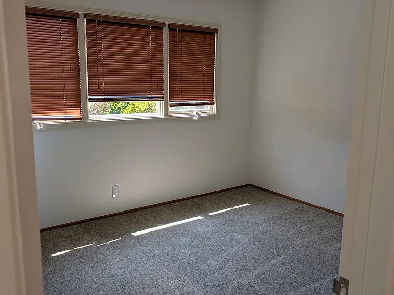 10470 Pineville Ave — Photo 16
