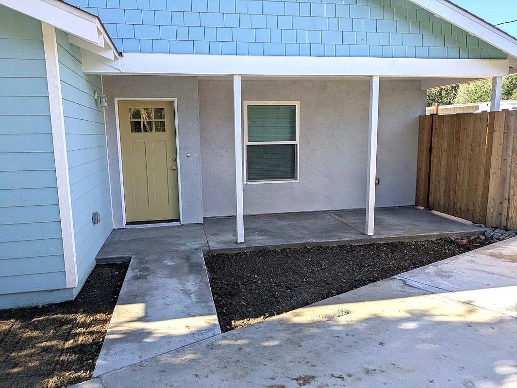 2 bed, 1.0 bath, 834 sqft, $2,650 — Photo 3