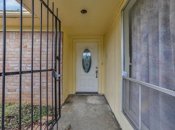 3rd image of 10807 Braes Forest Dr