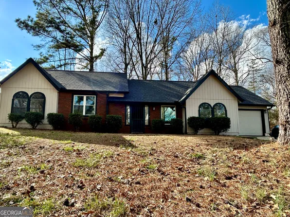 3821 River Rd, Ellenwood, GA 30294