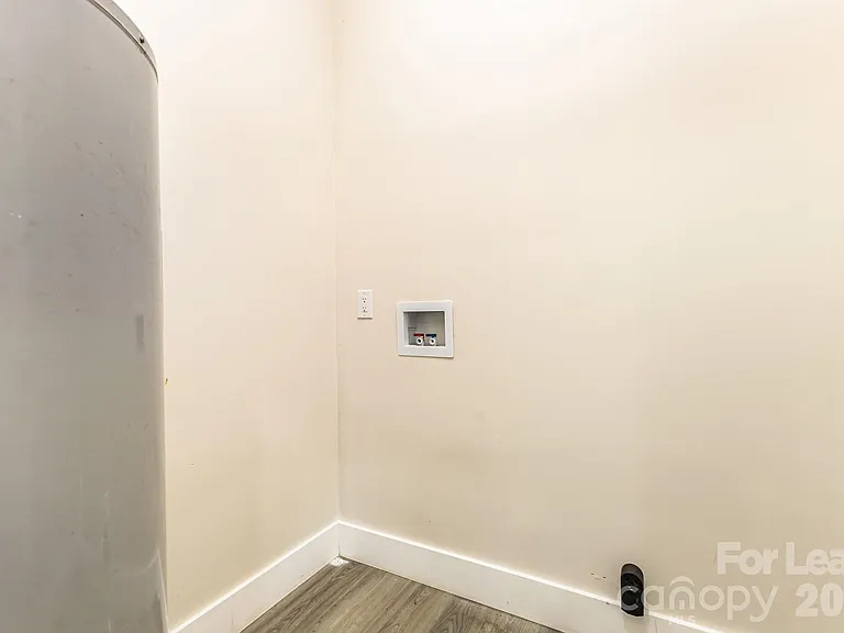 1205 S Lafayette St — Photo 15