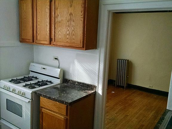 5th image of 4850 W Henderson St #1N