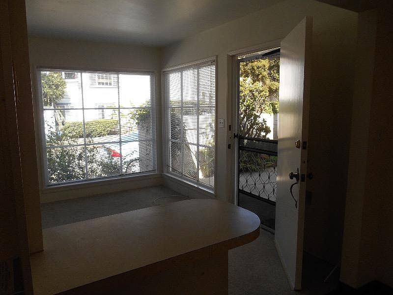 2nd image of 440 1/2 Fernleaf Ave