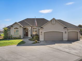 15611 S Mountain Ridge Ct, Kennewick, WA 99338